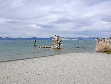 South Tufa Towers Trail