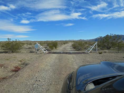 Keyhole Canyon Road