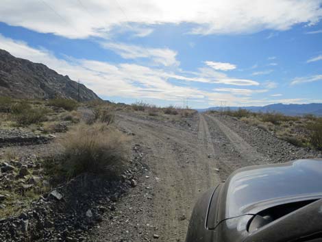 Keyhole Canyon Road