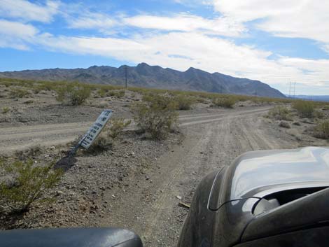 Keyhole Canyon Road