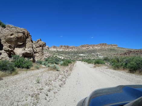 Valley of Faces Road